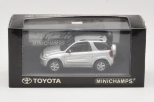 Toyota RAV4 XA20 Silver Light Interior Minichamps 1:43 31434205 Diecast — photo 4 of 4