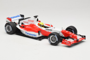 Toyota TF105 #17 R. Schumacher Panasonic Toyota Racing Showcar 2005 Minichamps 1:18 100050087 Diecast — photo 4 of 7