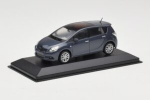 Toyota Verso Grey Metallic Minichamps 1:43 TOYOTA011 Diecast — photo 2 of 4
