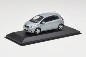 Toyota Yaris Mk2 Glacier Blue Minichamps 1:43 TOYOTA001 Diecast — photo 2 of 4