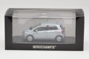 Toyota Yaris Mk2 Glacier Blue Minichamps 1:43 TOYOTA001 Diecast — photo 4 of 4