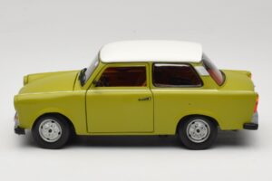 Trabant 601 Green Sun Star 1:18 4289 Diecast — photo 4 of 8