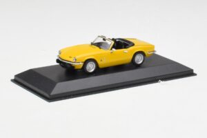 Triumph Spitfire 1500 Yellow Minichamps 1:43 400132531 Diecast — photo 2 of 4