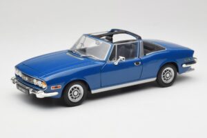 Triumph Stag Mk1 Sapphire Blue Revell 1:18 8815 Diecast