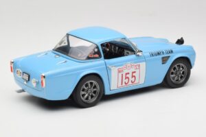 Triumph TR4 Rally Car Revell 1:18 8773 Diecast — photo 3 of 8