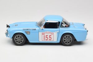 Triumph TR4 Rally Car Revell 1:18 8773 Diecast — photo 4 of 8
