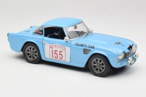 Triumph TR4 Rally Car Revell 1:18 8773 Diecast — photo 6 of 8