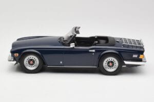 Triumph TR6 PI Dark Blue Minichamps 1:18 155132032 Diecast — photo 3 of 6