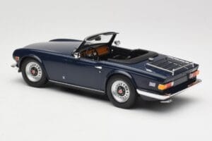 Triumph TR6 PI Dark Blue Minichamps 1:18 155132032 Diecast — photo 5 of 6