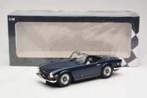 Triumph TR6 PI Dark Blue Minichamps 1:18 155132032 Diecast — photo 6 of 6