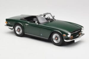Triumph TR6 PI Dark Green Minichamps 1:18 155132030 Diecast — photo 4 of 6