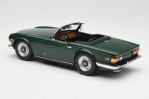 Triumph TR6 PI Dark Green Minichamps 1:18 155132030 Diecast — photo 5 of 6