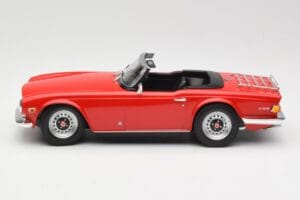 Triumph TR6 PI Red Minichamps 1:18 155132031 Diecast — photo 3 of 6
