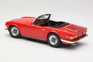 Triumph TR6 PI Red Minichamps 1:18 155132031 Diecast — photo 5 of 6