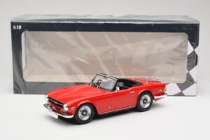 Triumph TR6 PI Red Minichamps 1:18 155132031 Diecast — photo 6 of 6