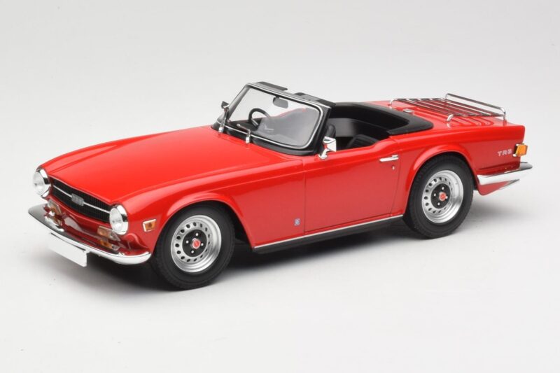 Triumph TR6 PI Red Minichamps 1:18 155132031 Diecast