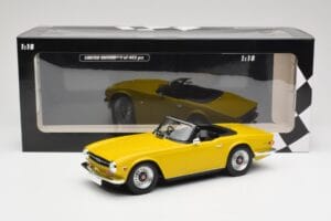 Triumph TR6 RHD Yellow Minichamps 1:18 155132034 Diecast — photo 6 of 6
