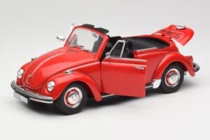 Volkswagen 1302 LS Cabriolet Red Revell 1:18 08470 Diecast — photo 2 of 8