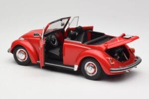 Volkswagen 1302 LS Cabriolet Red Revell 1:18 08470 Diecast — photo 5 of 8