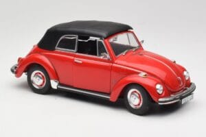Volkswagen 1302 LS Cabriolet Red Revell 1:18 08470 Diecast — photo 6 of 8