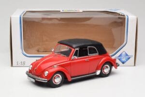 Volkswagen 1302 LS Cabriolet Red Revell 1:18 08470 Diecast — photo 8 of 8