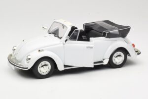 Volkswagen 1302 LS Cabriolet White Revell 1:18 08415 Diecast — photo 2 of 8
