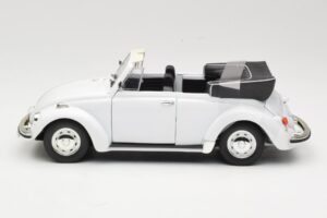 Volkswagen 1302 LS Cabriolet White Revell 1:18 08415 Diecast — photo 4 of 8