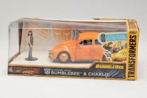 Volkswagen Beetle Bumblebee Transformers With Figure Metals Diecast 1:24 30114 Diecast