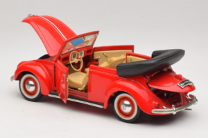 Volkswagen Beetle Cabriolet Red Maisto 1:18 56010 Diecast — photo 5 of 8
