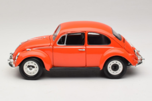 Volkswagen Beetle Orange Gremlins Movie Greenlight 1:18 12985 Diecast — photo 4 of 8
