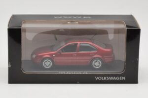 Volkswagen Bora Mk4 Red Metallic Minichamps 1:43 VW003 Diecast — photo 4 of 4