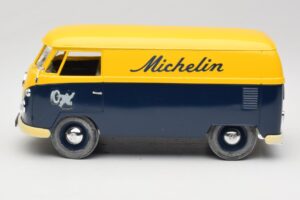 Volkswagen T1 Combi Michelin Black & Yellow Solido 1:18 9406 Diecast — photo 4 of 8