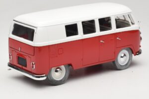 Volkswagen Combi T1 Red & White Solido 1:18 8031 Diecast — photo 3 of 8