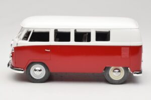 Volkswagen Combi T1 Red & White Solido 1:18 8031 Diecast — photo 4 of 8
