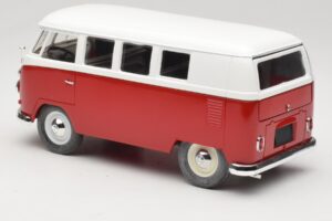 Volkswagen Combi T1 Red & White Solido 1:18 8031 Diecast — photo 7 of 8