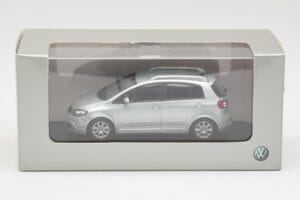Volkswagen Cross Golf Mk5 Silver Minichamps 1:43 400054370 Diecast — photo 4 of 4