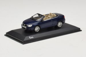 Volkswagen Eos Cabriolet Blue Minichamps 1:43 1F0099300D5Q Diecast — photo 2 of 5