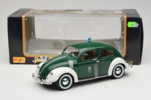 Volkswagen Export Sedan Police Maisto 1:18 56004 Diecast — photo 6 of 6