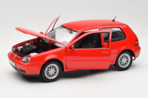Volkswagen Golf Mk4 GTI Red Revell 1:18 08943 Diecast — photo 2 of 8