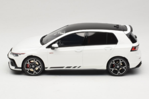Volkswagen Golf Mk8 GTI Clubsport Pure White Otto 1:18 OT1221 Resin — photo 3 of 6