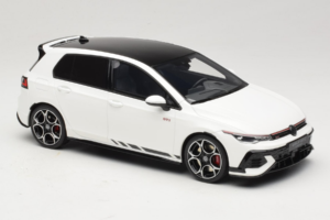 Volkswagen Golf Mk8 GTI Clubsport Pure White Otto 1:18 OT1221 Resin — photo 4 of 6