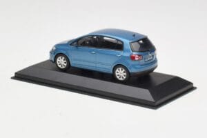 Volkswagen Golf Plus Mk5 Blue Metallic Minichamps 1:43 GOLF002 Diecast — photo 3 of 4