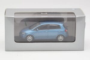 Volkswagen Golf Plus Mk5 Blue Metallic Minichamps 1:43 GOLF002 Diecast — photo 4 of 4