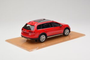 Volkswagen Golf Mk7 Alltrack Tornado Red DNA 1:18 DNA000035 Resin — photo 2 of 6