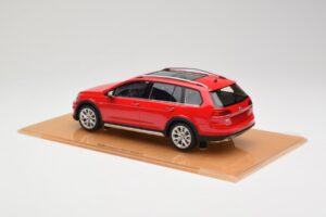 Volkswagen Golf Mk7 Alltrack Tornado Red DNA 1:18 DNA000035 Resin — photo 5 of 6