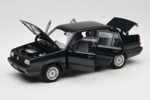Volkswagen Jetta Mk3 CL Black Icartime 1:18 JETTA001 Diecast — photo 2 of 8