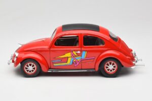 Volkswagen Beetle Red Solido 1:18 8306 Diecast — photo 4 of 8