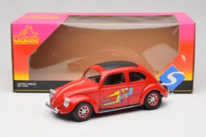 Volkswagen Beetle Red Solido 1:18 8306 Diecast — photo 8 of 8