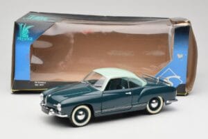 Volkswagen Karmann Ghia Blue Solido 1:18 8061 Diecast — photo 8 of 8