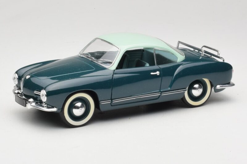 Volkswagen Karmann Ghia Blue Solido 1:18 8061 Diecast